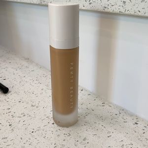 Fenty Pro Filt'r Soft Matte Longwear Foundation